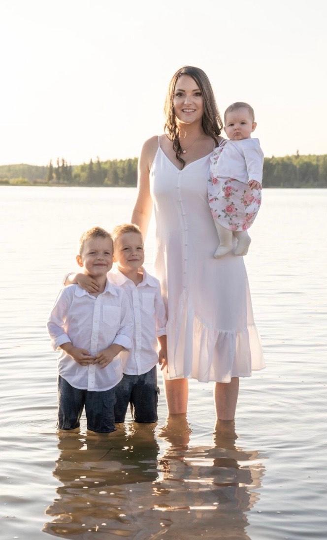 Sarah Pashniak Family in the Lake